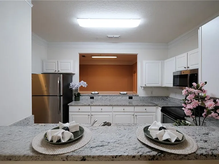 4007 Westchester Rdg NE — Photo 21