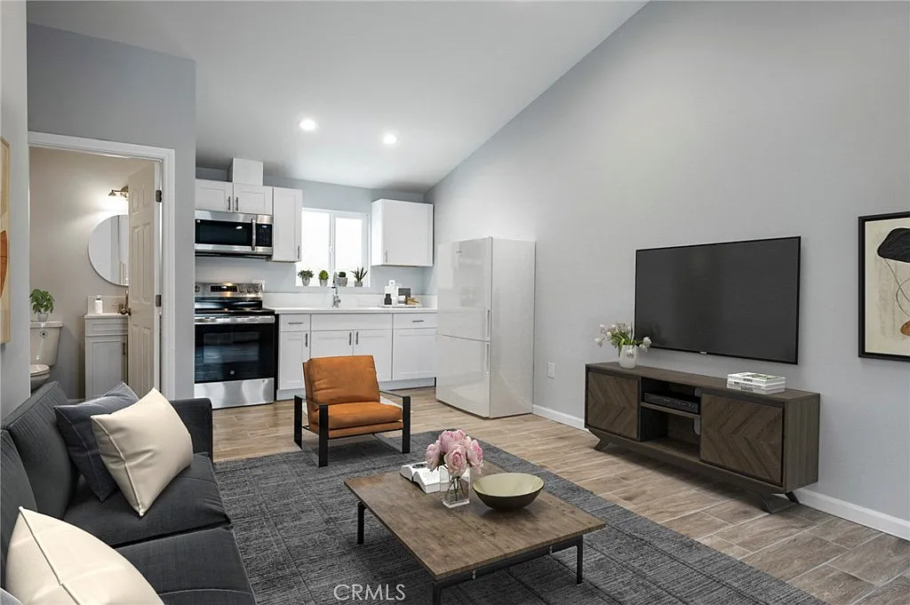 Studio, 390 sqft, $1,500 — Photo 1