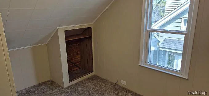 830 Knowles St — Photo 18