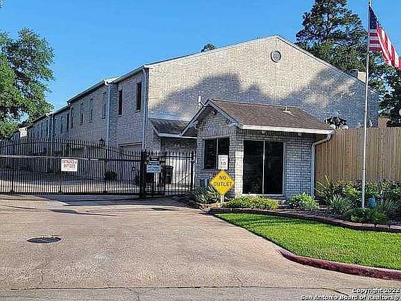 3rd image of 17573 Red Oak Dr #7573
