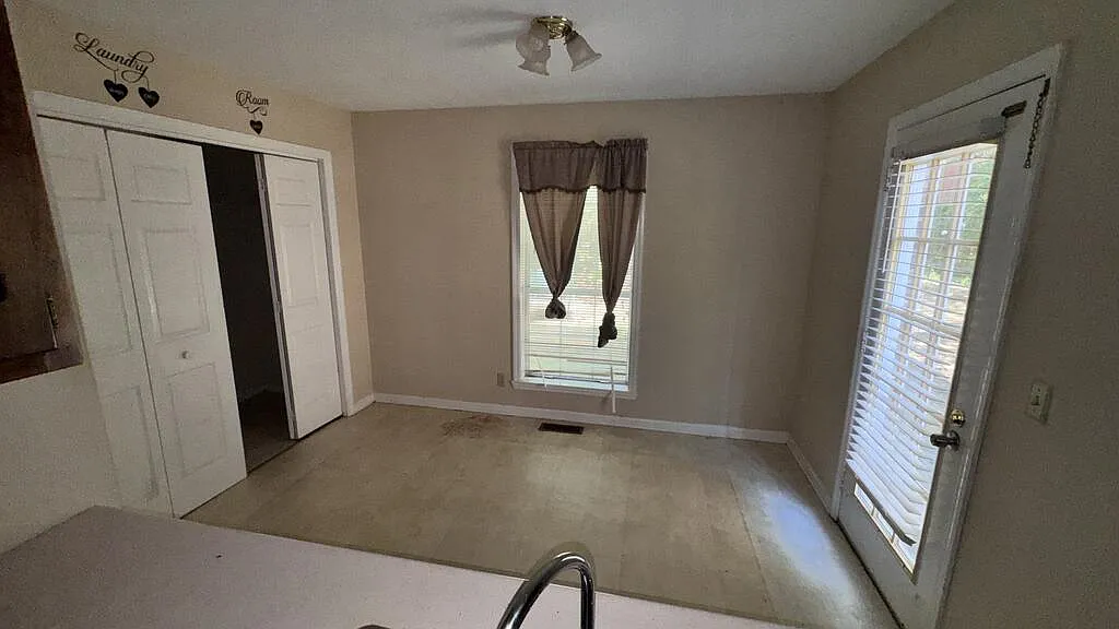 2 bed, $1,200 — Photo 4