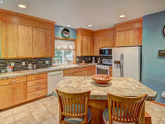 5th image of 90571 Lake View Rd