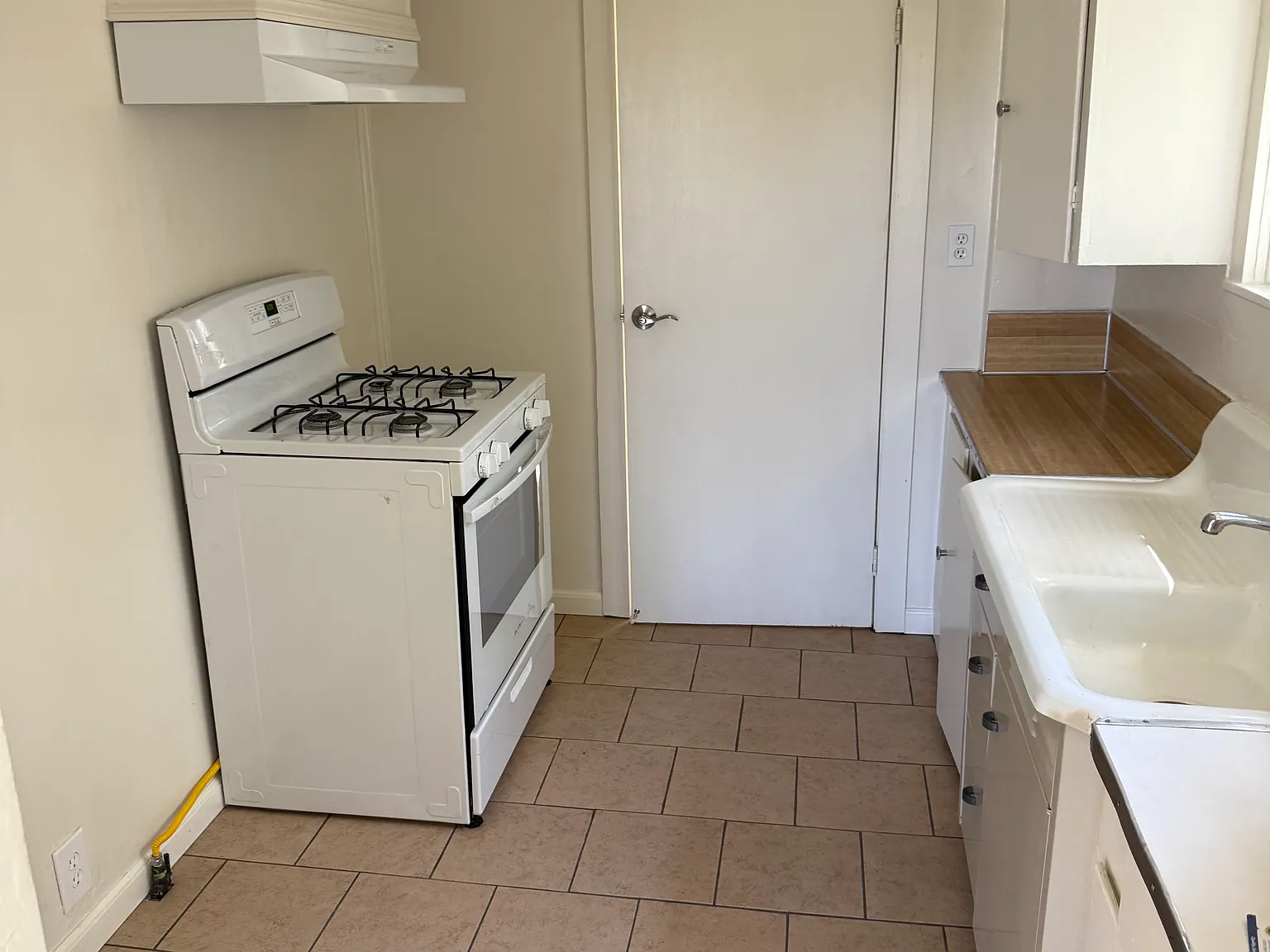 2 bed, 504 sqft, $1,525 — Photo 4