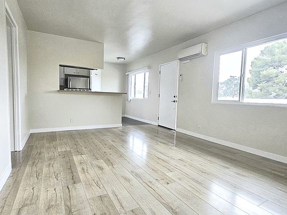 4th image of 4958 N Maywood Ave #4A
