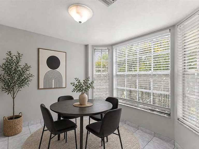 502 S Willow Ave #6 — Photo 8