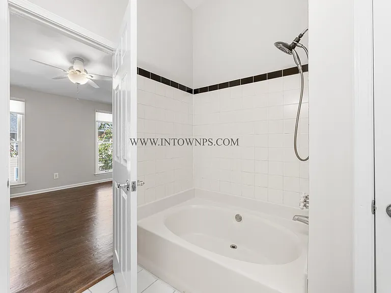 657 Park Village Dr NE — Photo 11
