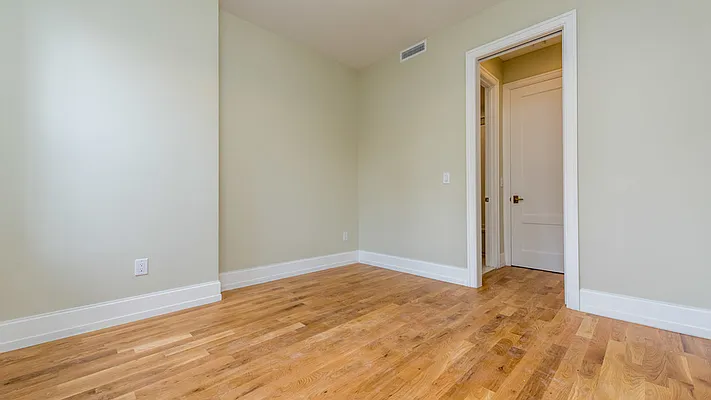 Rented by Nooklyn NYC LLC | media 40