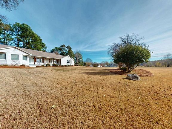 4th image of 1042 Mission Rd SW