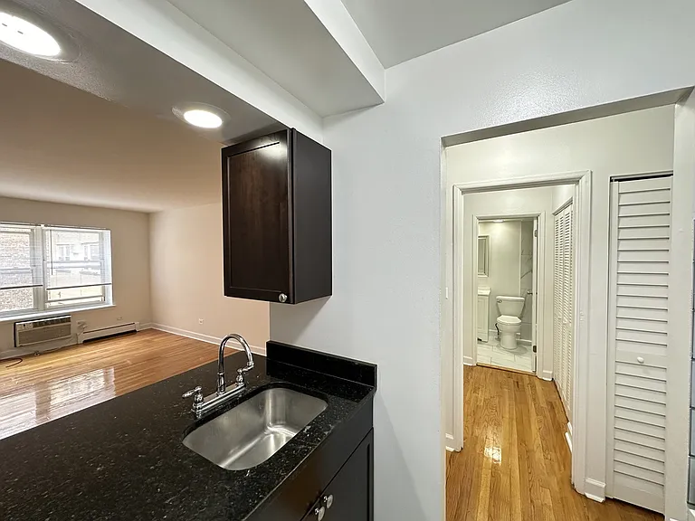 6830 N Sheridan Rd #574 — Photo 8