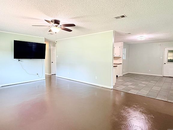 5th image of 857 Joyce Dr