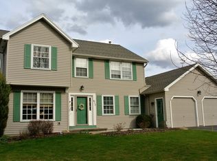 617 Hills Pond Rd, Webster, NY 14580