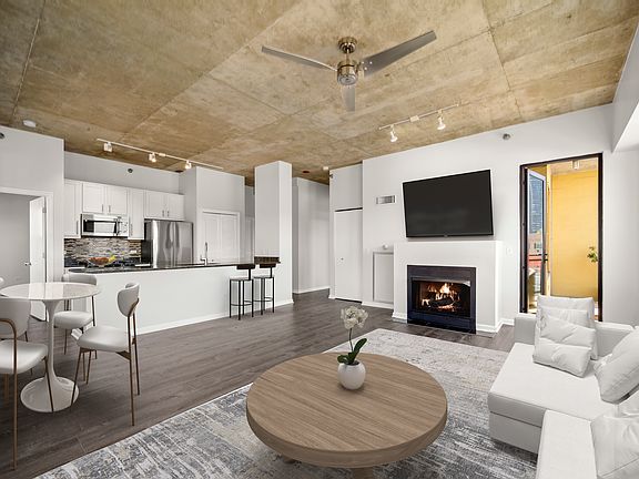 3rd image of 1122 W Catalpa Ave #418SW