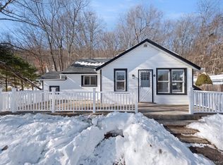 6 Village Drive, Greenwood Lake, NY 10925