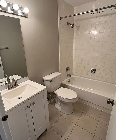 180 Waters Edge Dr #202 — Photo 13
