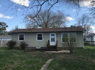 212 N 7th St, Elkville, IL 62932
