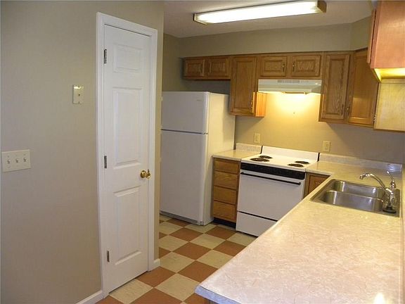 5th image of 4550 Old State Road 46 APT D