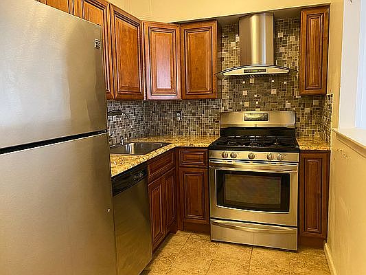 3rd image of 440 Carlton Ave #3