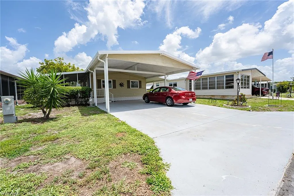 2 bed, 2.0 bath, 1100 sqft, $3,200 — Photo 2