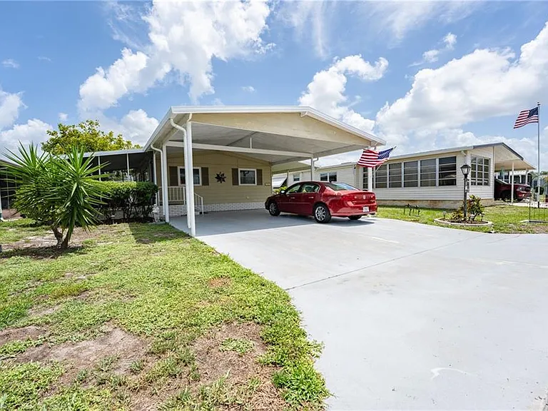 953 Bunker Hill Dr — Photo 2