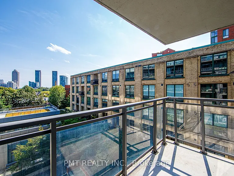 775 King St W #514 — Photo 14