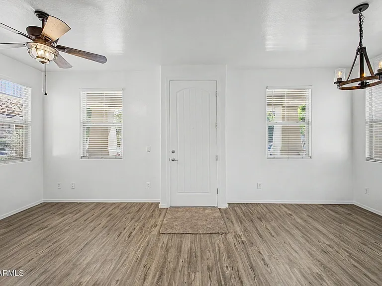 2879 N Claire Dr — Photo 6