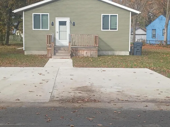 377 Parker Ave, Benton Harbor, MI 49022