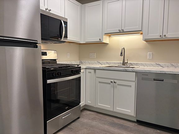 2nd image of 6229 Lincolnshire Ct SE APT 11