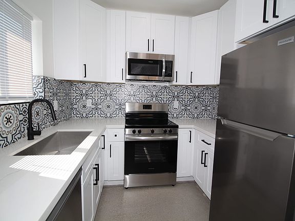 Kitchen, with all new appliances.