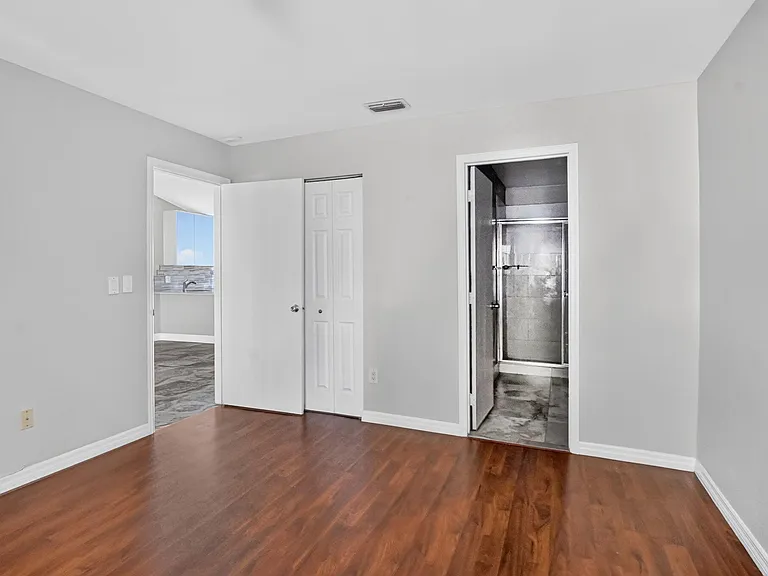 301 Club Cir #208 — Photo 19