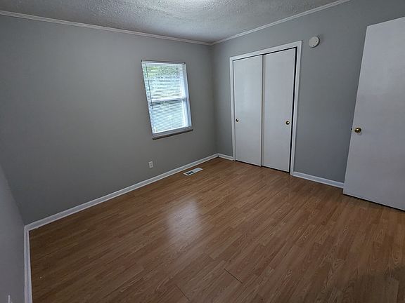 3rd image of 2527 Shaler Ln