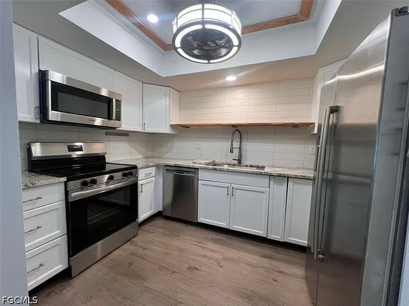 3906 SE 11th Pl APT 606, Cape Coral, FL 33904