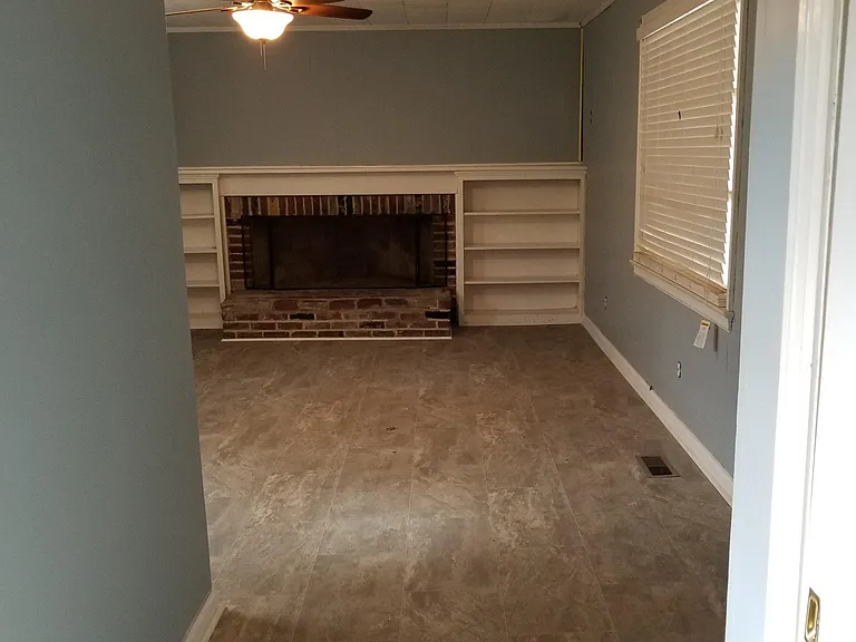 915 Stewart Ave — Photo 11