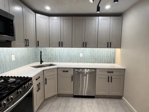 91 Versailles Ct, Hamilton, NJ 08619