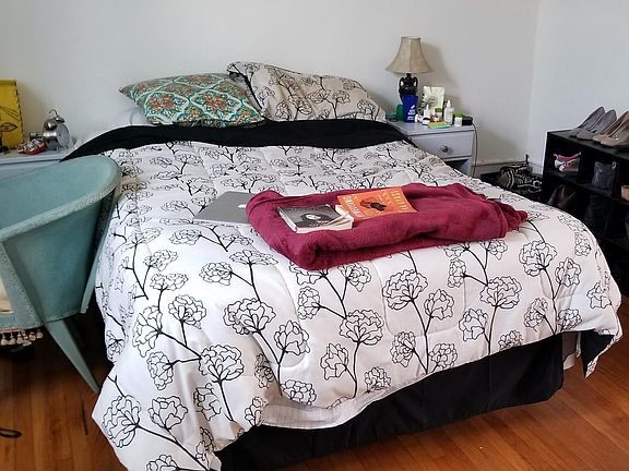 3rd image of 516 N Belmont Ave APT 1