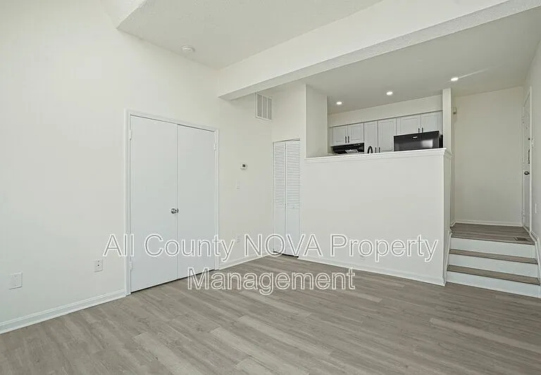 1611 Carriage House Ter #1611 — Photo 8