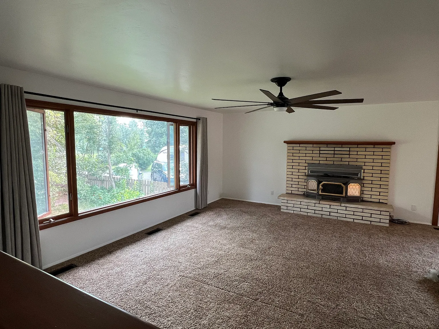 656 Leisure Dr — Photo 4