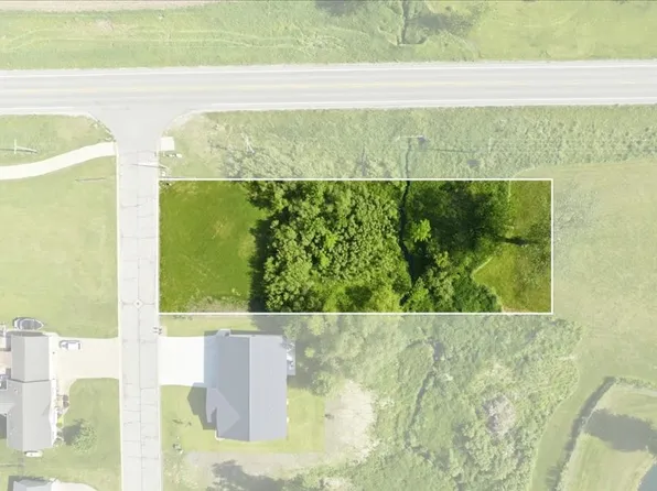 34 Meadow View Dr, Urbana, IA 52345