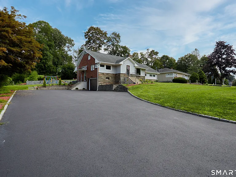 1374 Huntington Tpke — Photo 38