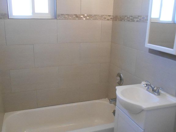 5th image of 3140 Clairemont Dr