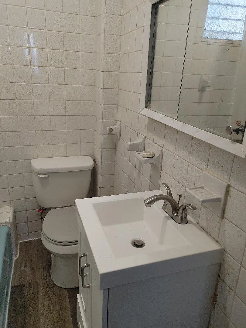 216 N Avondale St — Photo 3