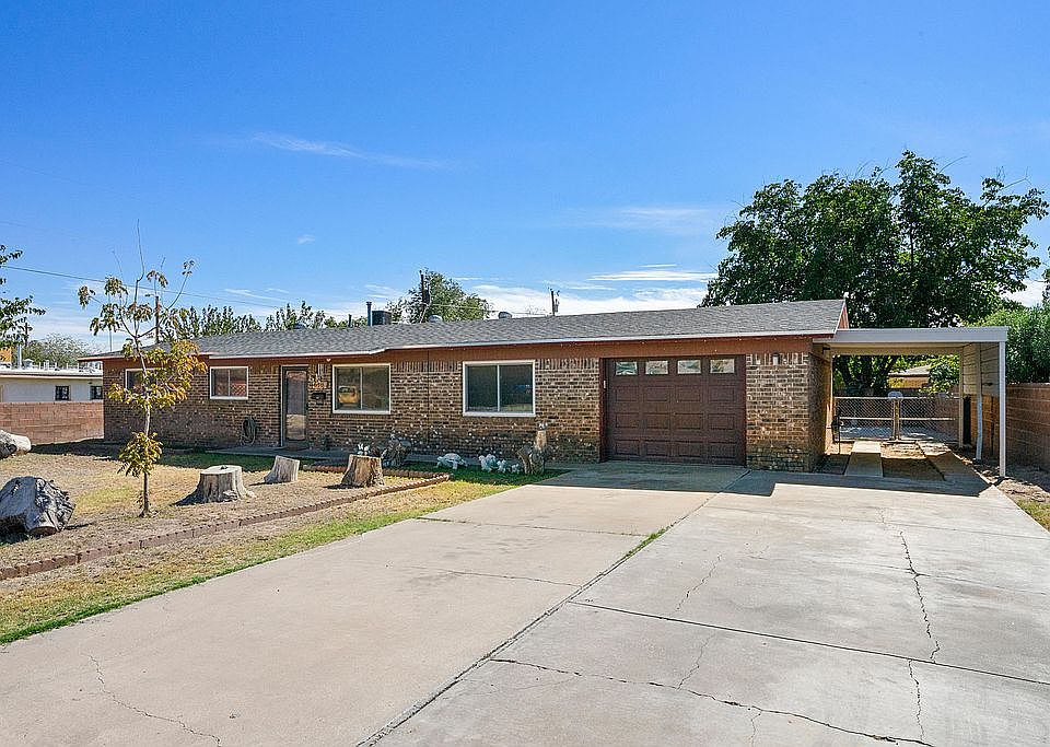 2nd image of 715 Manor Way