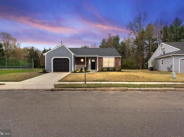 17 Knollwood Dr, Deptford, NJ 08096