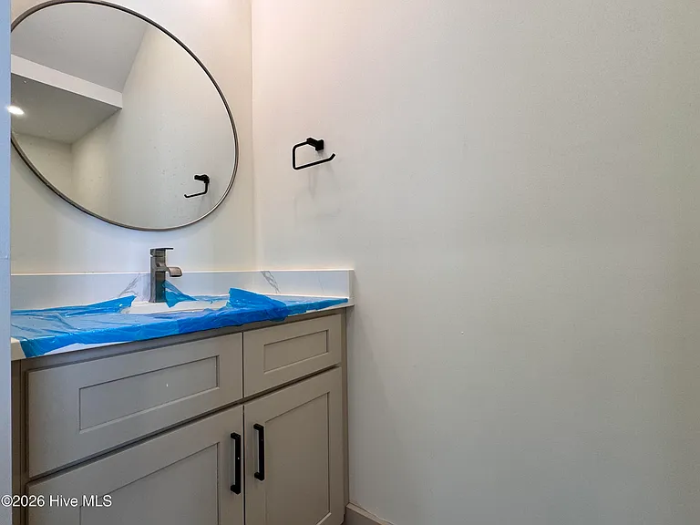 664 Wren Ln — Photo 6