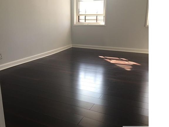 5th image of 2851 Lawton Ave #3