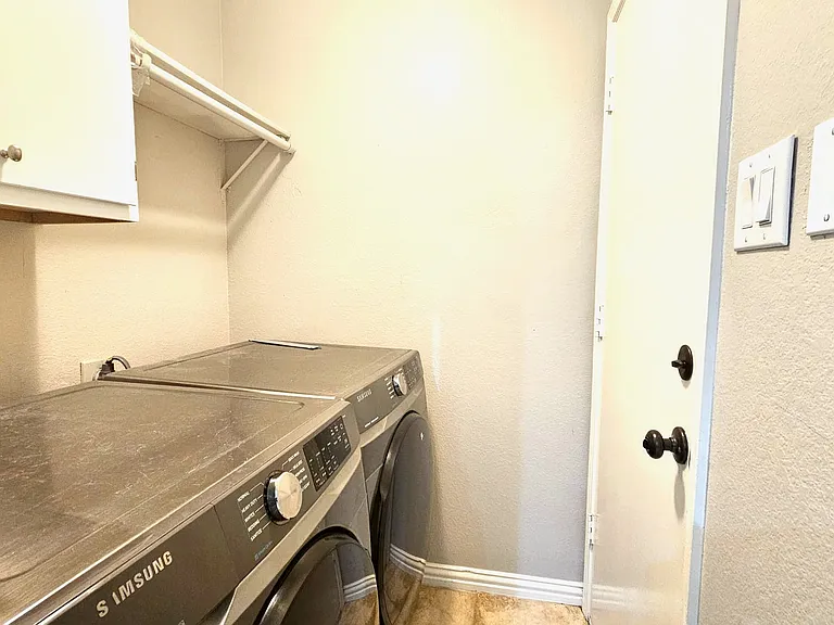 500 Lake Forest Dr — Photo 22