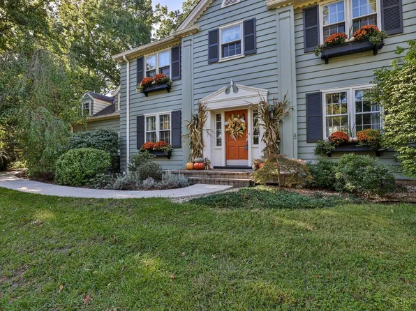 505 Overhill Ln, Cincinnati, OH 45238