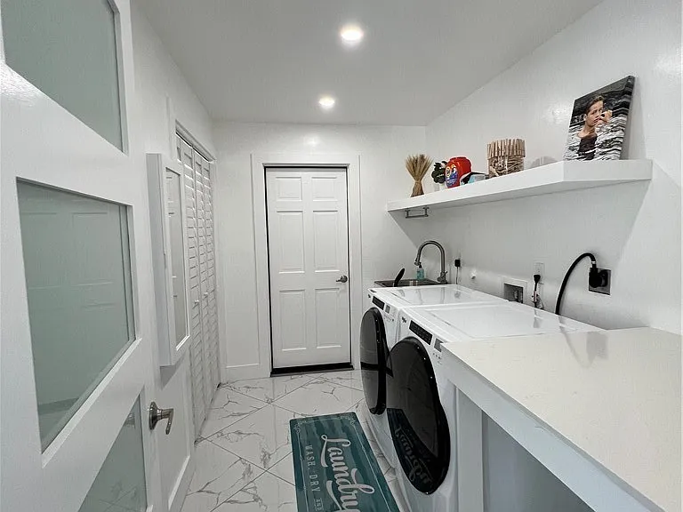 1919 Countess Ct — Photo 16