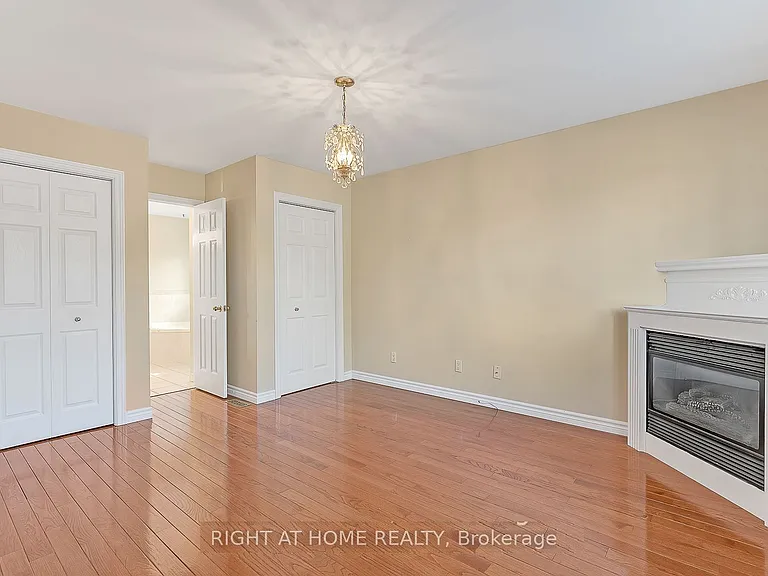 307 Sheridan Ct — Photo 17