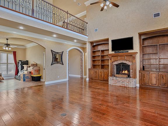 5th image of 9463 Wrenwood Blvd