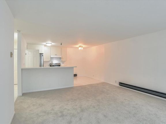 4th image of 455 El Camino Real APT 405